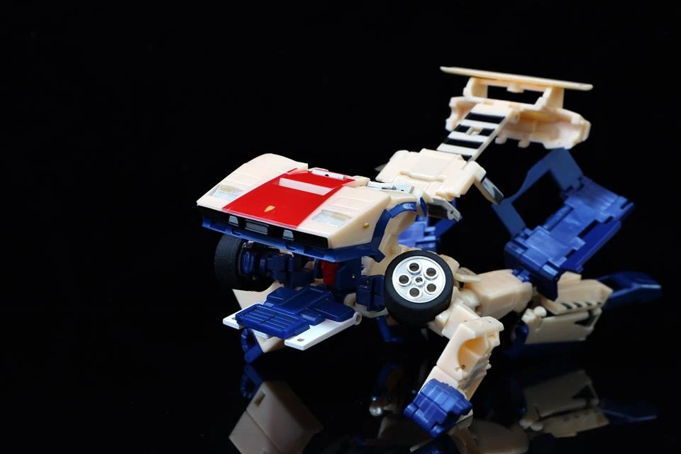 Xtransbots MM-XIII Crackup (Stunticons Breakdown) MX-XIII MX-13 - Image 3