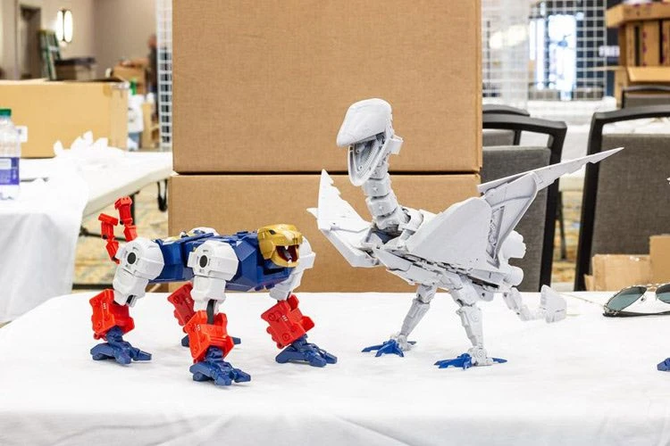 Mastermind Creations R-36 Inventa Sky Lynx - Image 17