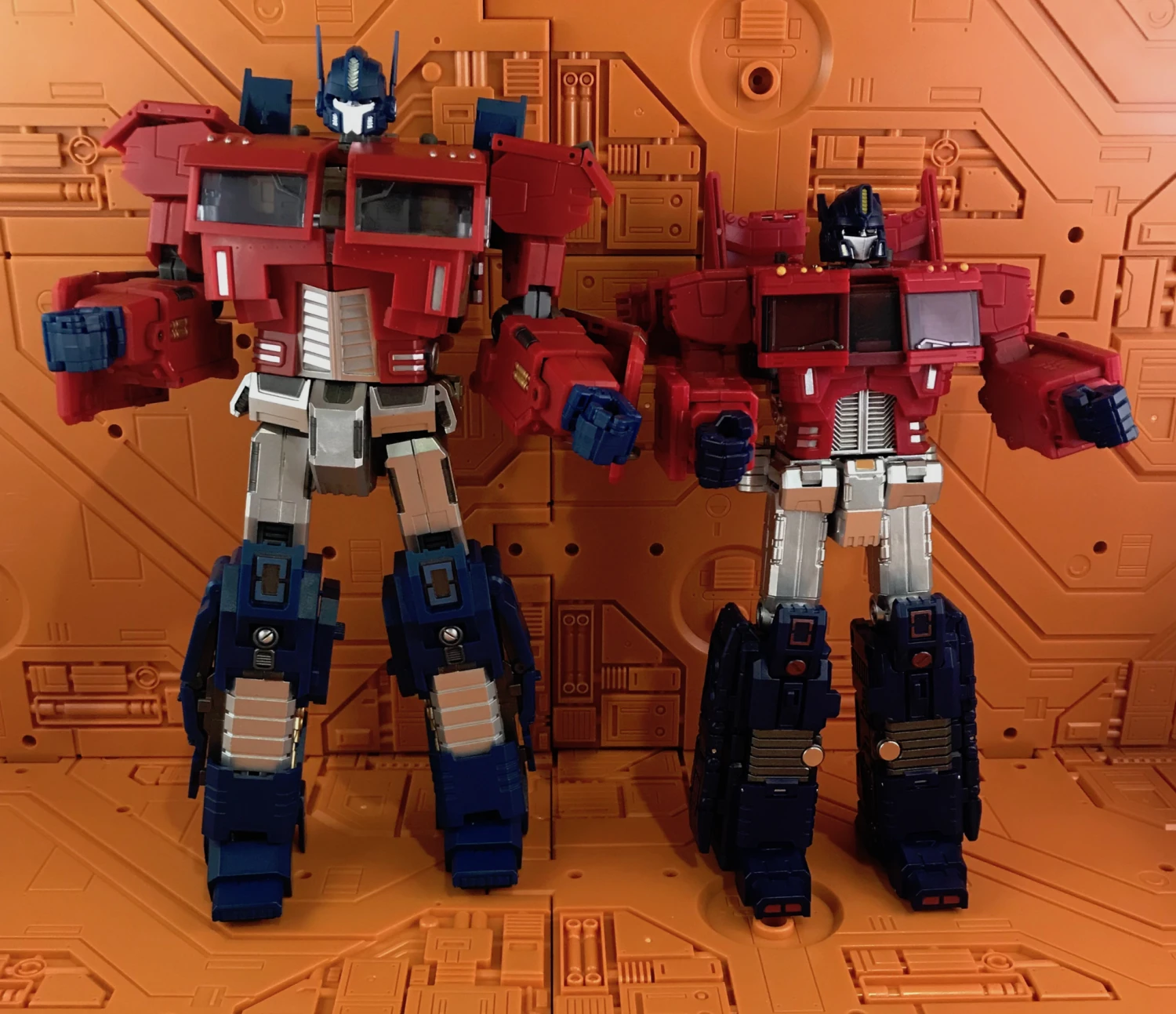 Zeta Toys EX-01 MP10 Optimus Prime - Image 3