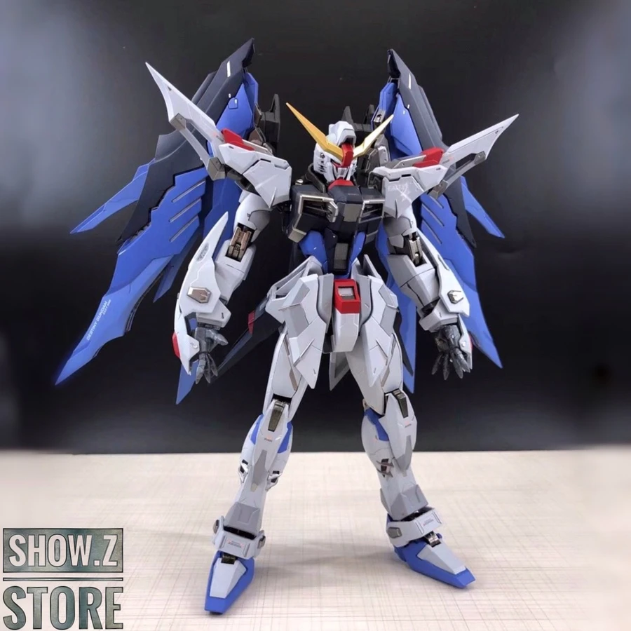 Metal Club 1/100 ZGMF-X42S Destiny Gundam W/ ZGMF-X10A Freedom Gundam Color Scheme - Image 2