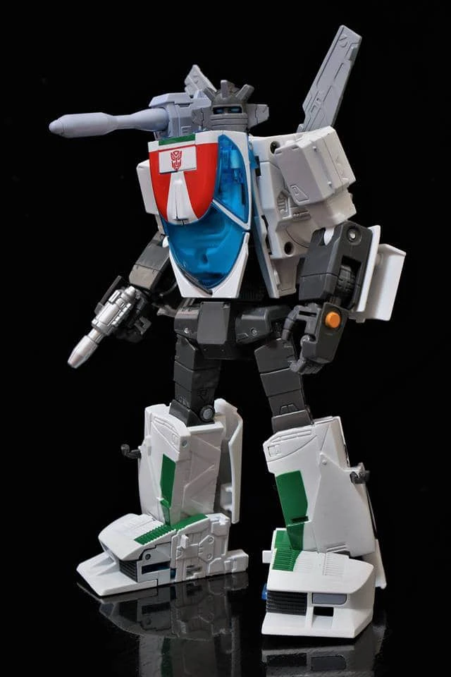 Takara MP-20+ Wheeljack Anime Color - Image 6