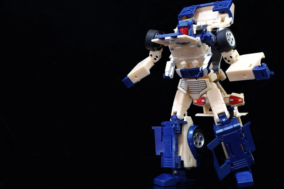 Xtransbots MM-XIII Crackup (Stunticons Breakdown) MX-XIII MX-13 - Image 2