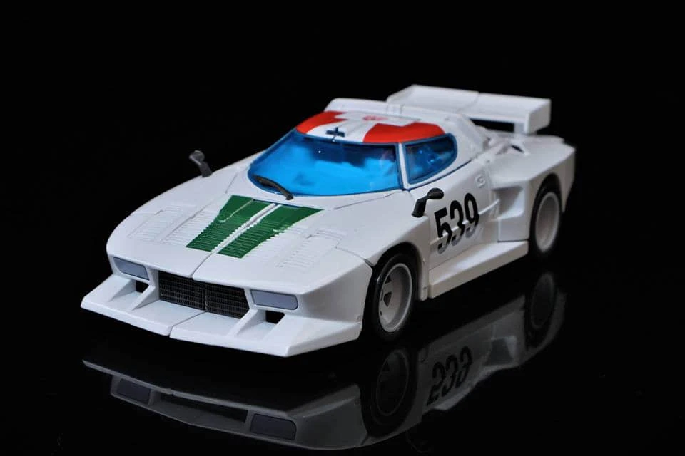Takara MP-20+ Wheeljack Anime Color - Image 11