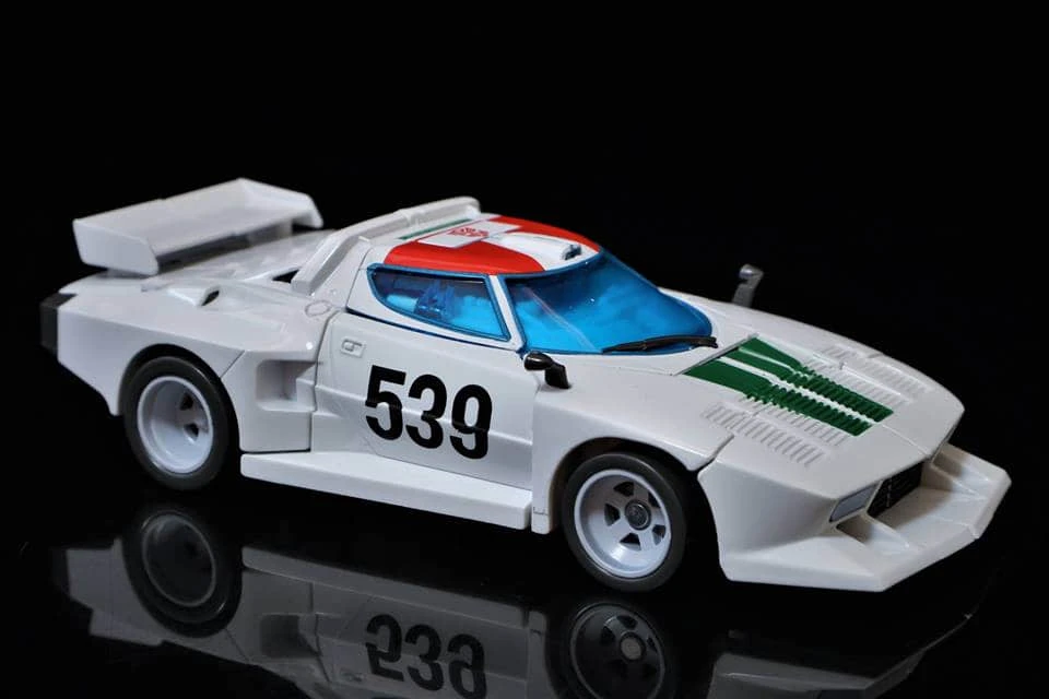 Takara MP-20+ Wheeljack Anime Color - Image 12